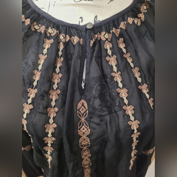 Lucky Brand Sheer Boho Cottagecore Embroidered Peasant Top - Picture 2 of 3